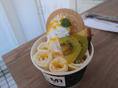 マンハッタンロールアイスクリーム 新潟万代シティ店