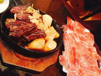 ニニョトラヴィエソ心斎橋