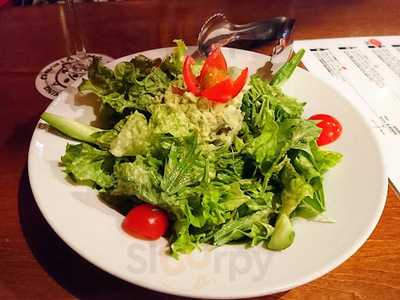 ニニョトラヴィエソ心斎橋