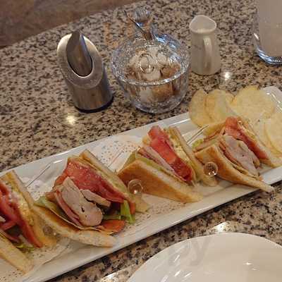 カフェカバリエ難波店