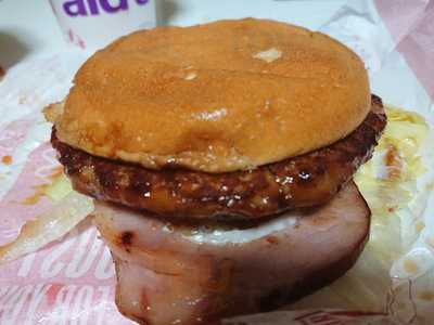 マクドナルド ４９号横越店