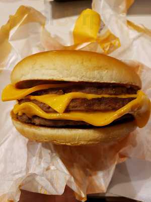 マクドナルド ４９号横越店