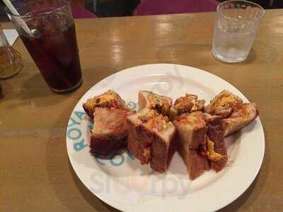 カフェ ギャルソン