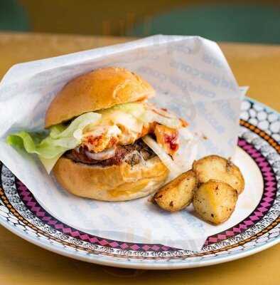 カフェ ギャルソン