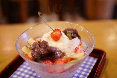 カフェ ギャルソン