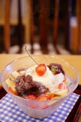 カフェ ギャルソン