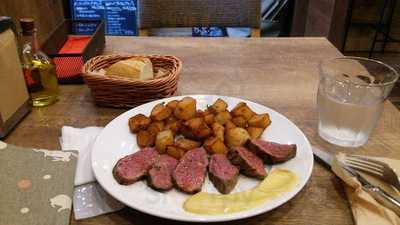 ビストロ 4-キャトル 本町