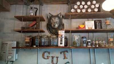 モンディアル カフェ サンニーハチ ガット ウルフ