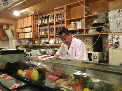 市場ずし 中央店