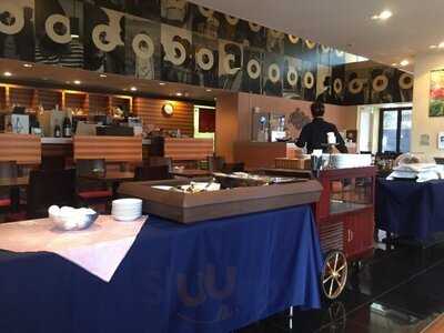 カフェ＆バー鴨川