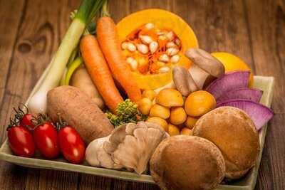 Teppanとワインと蕎麦 つなぐ