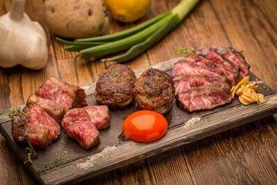 Teppanとワインと蕎麦 つなぐ