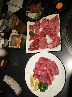 肉匠 紋次郎 東三国店