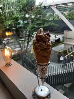 テオドー ティースタンド（theodor Teastand）