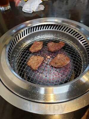 本格焼肉 八勝園