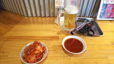 炭火焼ホルモンやきや