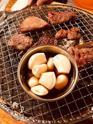 炭火焼ホルモンやきや