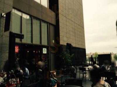 スターバックスコーヒー Lucua 1100 2階アトリウムガーデン店