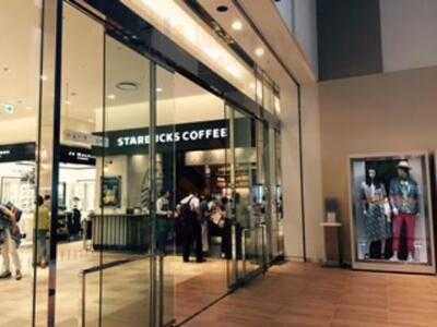 スターバックスコーヒー Lucua 1100 2階アトリウムガーデン店