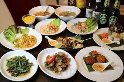 Thai Food Lounge Dee 心斎橋本店