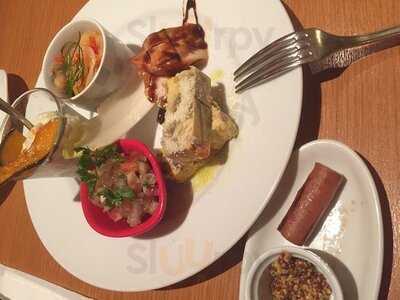 イタリアンバール&トラットリア フィアマ ロッサ  ヒルトンプラザイースト店