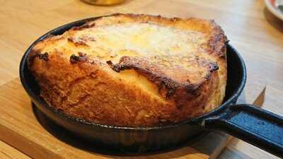 パンとエスプレッソと 南森町交差点