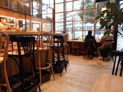 パンとエスプレッソと 南森町交差点