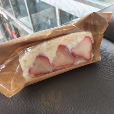 パンとエスプレッソと 南森町交差点