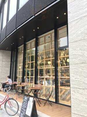 パンとエスプレッソと 南森町交差点