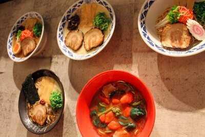 九州らーめん 亀王 十三駅前店