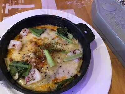 ウツボーノ 本町の愉快な食堂