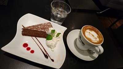 Shakers Cafe Lounge+ なんばcity店