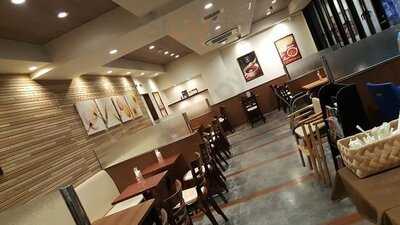 モスバーガー烏丸御池店