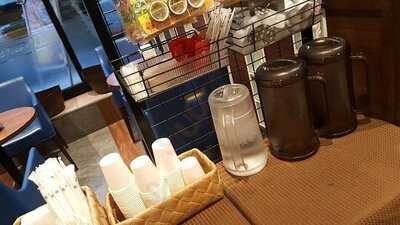 モスバーガー烏丸御池店