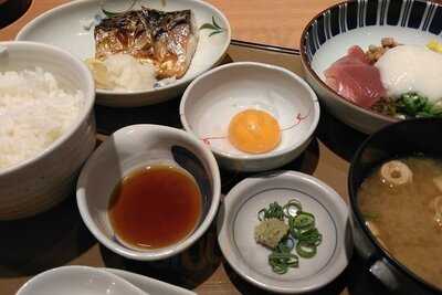 やよい軒 新町店