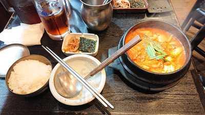 韓国創作料理 燦々亭 本町駅前店