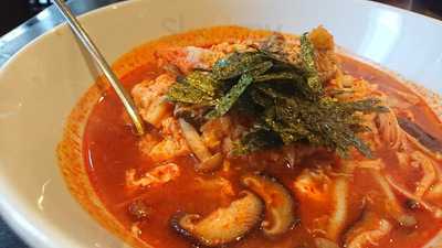 韓国創作料理 燦々亭 本町駅前店