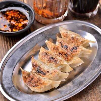 炭火焼と餃子 ヤマハチ商店 梅田 茶屋町