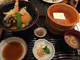 とうふ料理 鈴丸屋 大丸心斎橋店