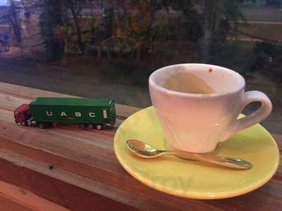 インテリアブックワームカフェ