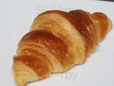 プレミアムクロワッサン専門店 三