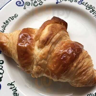 プレミアムクロワッサン専門店 三