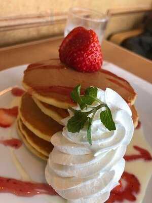 喫茶店 キーフェル 阪急32番街店