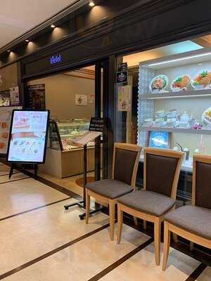 喫茶店 キーフェル 阪急32番街店