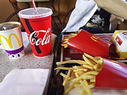 マクドナルド 1号線山科店