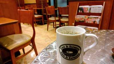 カフェドクリエ 本町信濃橋店