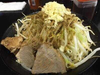 自家製太麺 ドカ盛 マッチョ 難波千日前店