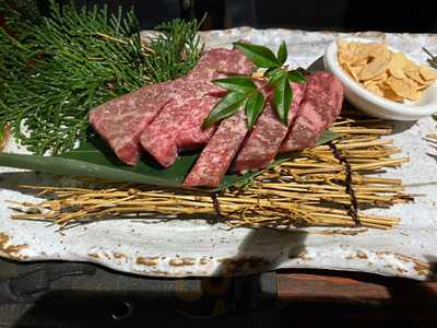 焼肉とオモニ料理 千日前 李休