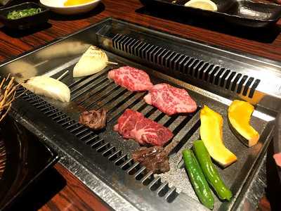 焼肉とオモニ料理 千日前 李休