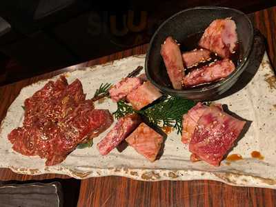 焼肉とオモニ料理 千日前 李休